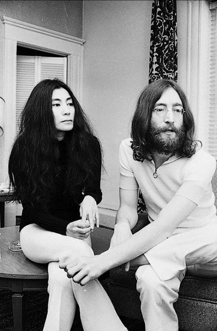 Жена джона леннона йоко оно. Джон леннон и йоко оно фото. Джон леннон и йоко оно. Джон леннон и йоко. Джон леннон и йоко оно фото.