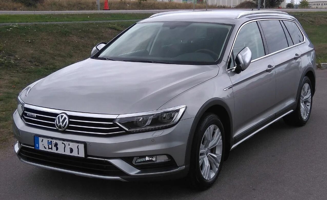 Фольксваген б8 универсал. Пассат в8 универсал. VW Passat b8 универсал. Passat b8 Alltrack.