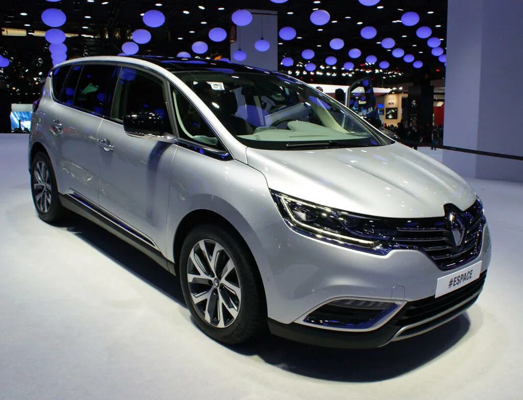 Renault модельный. Рено Еспасе 2015. Рено Еспасе 2014 года. Рено Эспейс новый. Новый Рено Эспейс 2023.