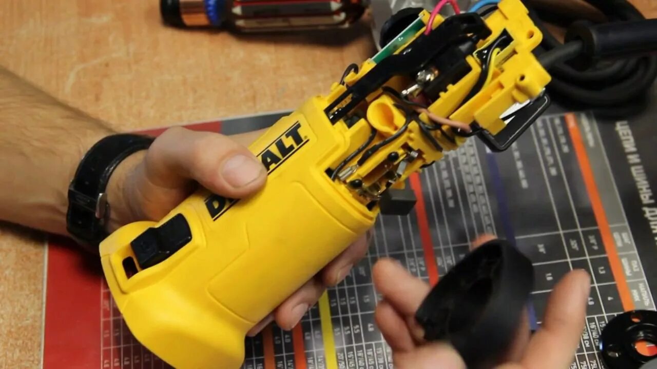 Ремонт кнопки dewalt. Dewalt dwe4257kt. dewalt ушм (болгарка) dwe4257ks. dwe4257-ks. dewalt dwe4357-qs.