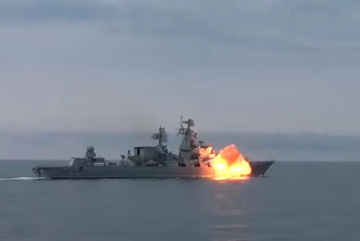 Видео крейсера москва. Видео крейсера москва. Крейсер москва затонул 2022 видео. Крейсер москва затонул 2022. Видео крейсера москва.