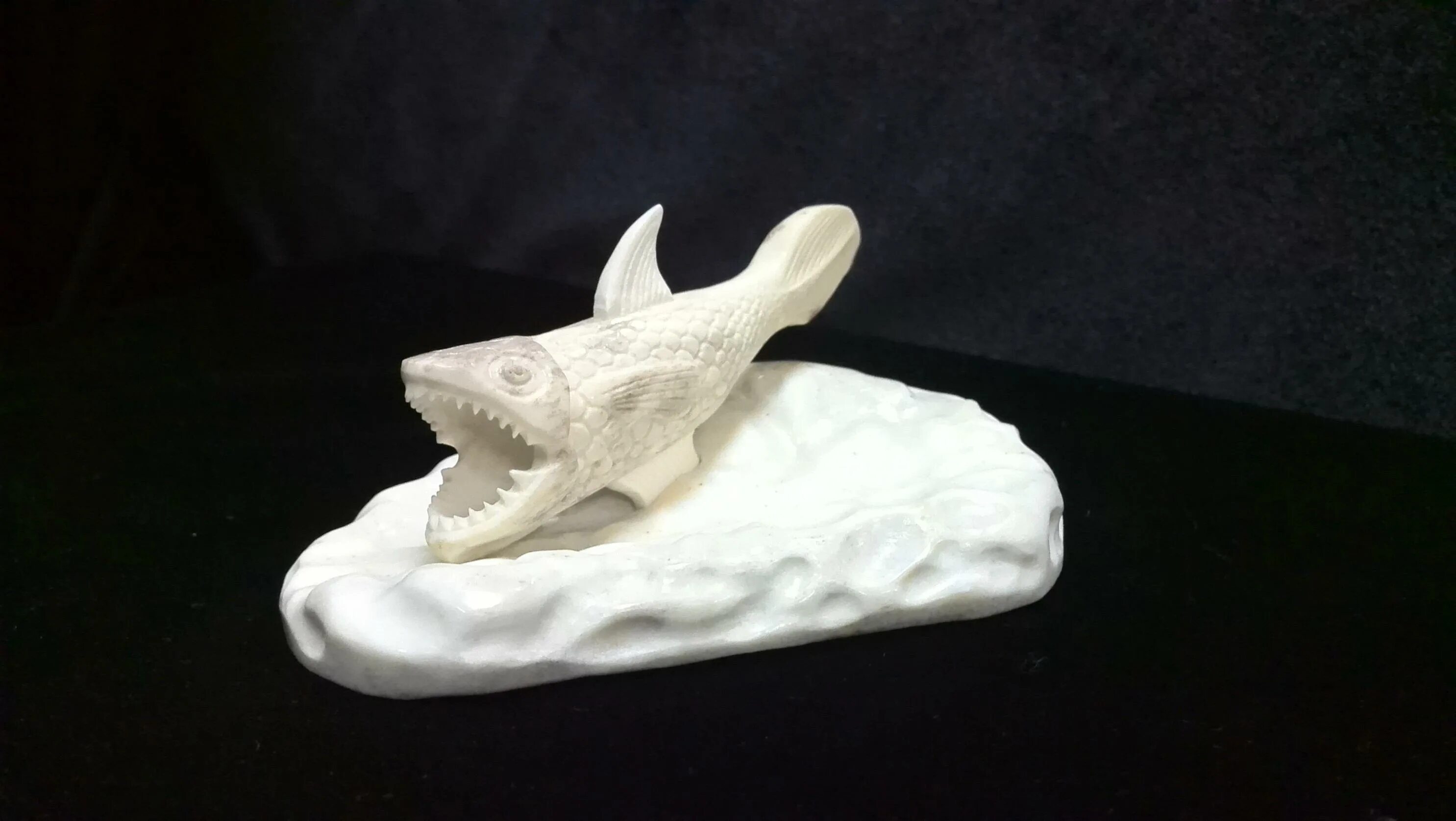 как сделать из кости рыбу. как сделать из кости рыбу. фигурки рыбок из кости. скелет рыбы дорадо. панно из рыбьих костей.