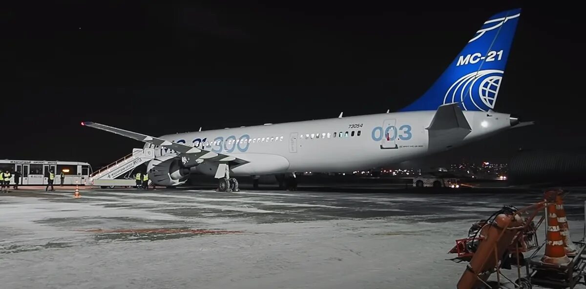 Самолет мс 21 полет. Мс-21 полет. мс21 самолет. новый самолёт мс-21. композитное крыло для мс-21.