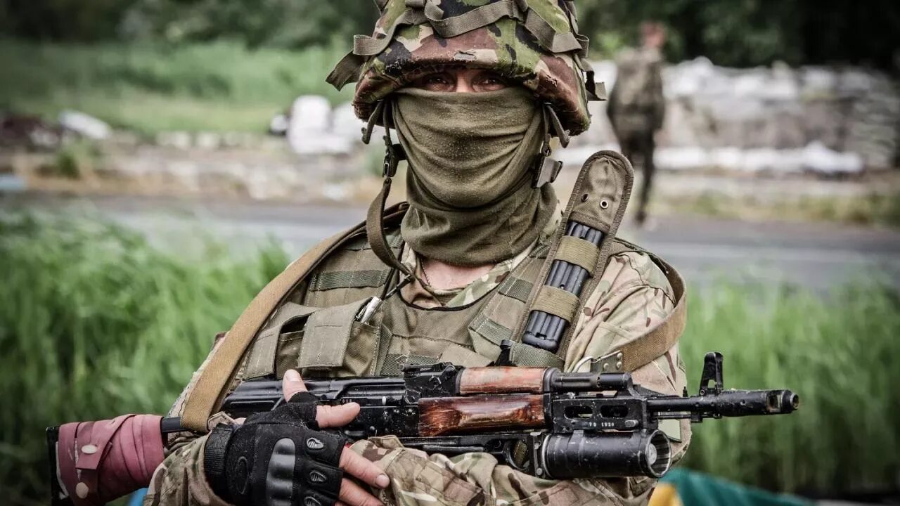 Рядовой российского ополчения. Ополченцы. бойцы ополчения донбасса. солдаты днр. солдат ополчения.