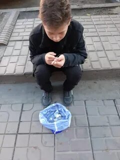Мальчик не проси