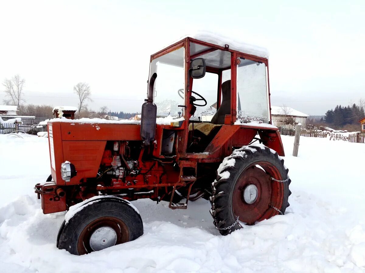 Т 25 в красноярском. Т-25 трактор. Трактор т25 зима. Сельхозтехнику т 25 тракторы. Сельхозтехника Вологодская область и трактора.