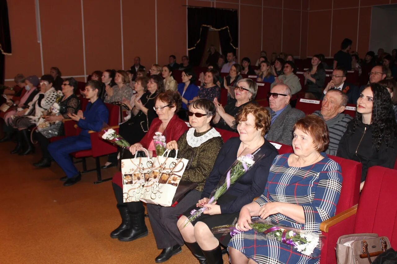 Дк горняк увельский. Сайт дк горняк старый. Горняк 7 старый оскол. Дом культуры горняк старый оскол. Сайт дк горняк старый.