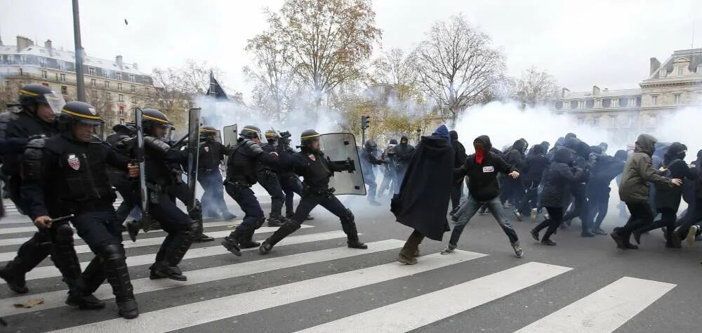 Толпа людей митинг.