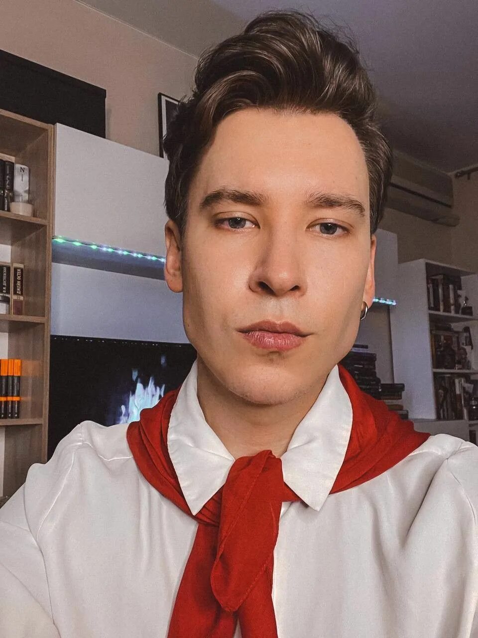 Энтони юлай. Энтони юлай. Anthony uly блоггер. Энтони юлай нетфликс адвент. Энтони юлай обои.