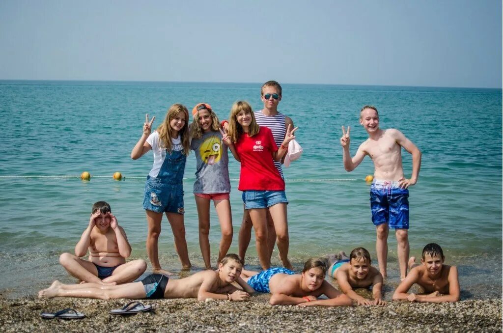 Summer camp 2024. Лагерь арт квест 2022. Арт квест Саки. Арт квест лагерь в Крыму. Детский лагерь арт.