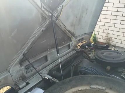 Держатель капота нива