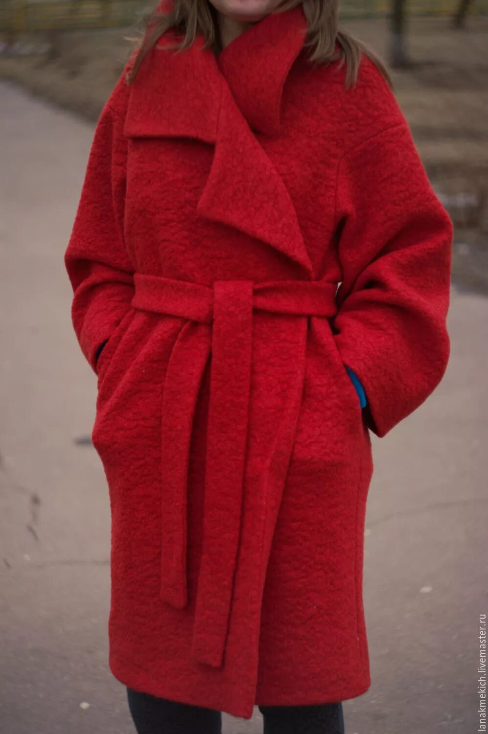 Yiying collection пальто. Красное пальто. Пальто из лодена без подкладки. Пальто лоден женское.