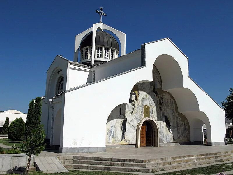 Церковь построенная вангой. Болгария Рупите Ванга храм. Храм Святой Петки в Болгарии. Часовня Святой Параскевы (Рупите). Храм Святой Петки в Болгарии Ванги.