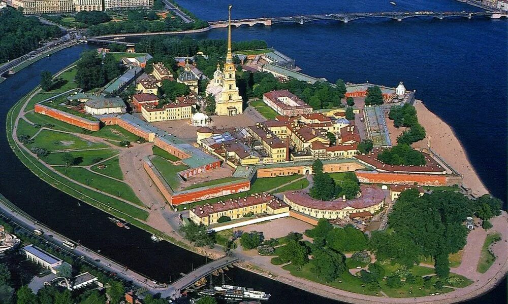 Петропавловская крепость сверху. Здания петропавловской крепости. Питер петропавловская крепость. Сооружения петропавловской крепости. Стрелка заячьего острова.