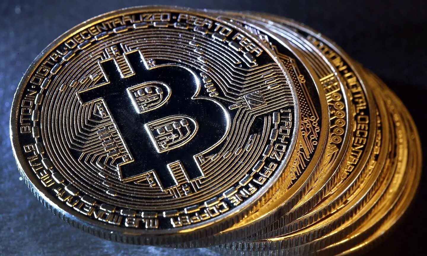 Биткоин c. Перкоин. бишкаин. биткойн. картинки биткоина.