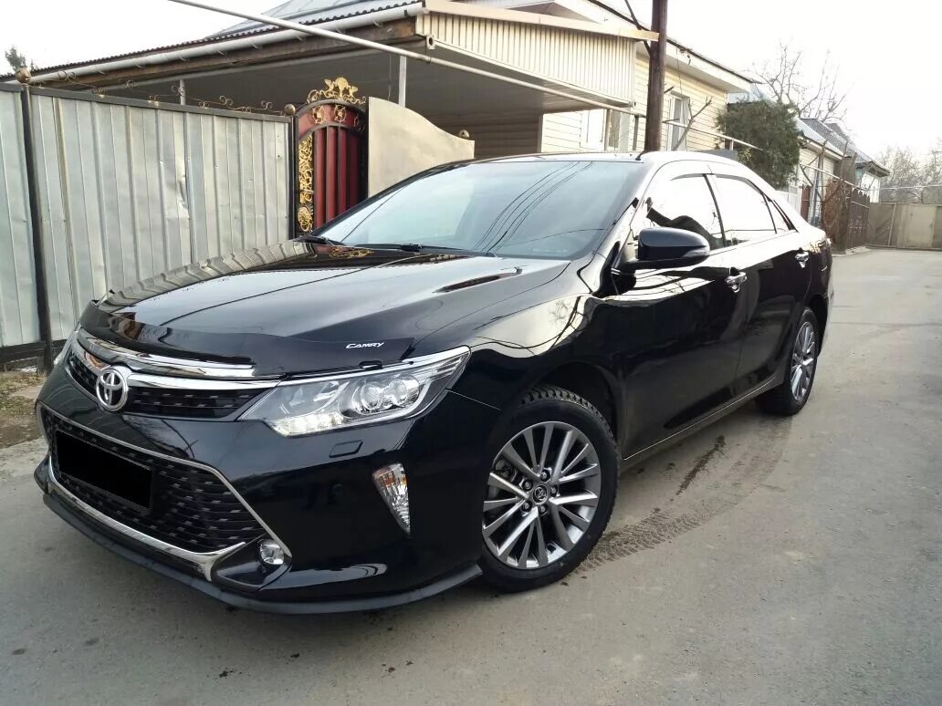 Диски Камри 55 графит. Toyota Camry XV 55 черные диски. Белая камни 55 диски графит. Камри 55 на р17.