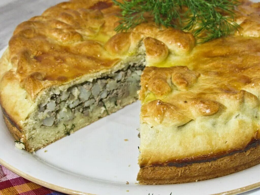 Пирог с капустой и картошкой в духовке. Пирог с капустой. капустный пирог. пирог на кефире. пирог на кефире с начинкой.