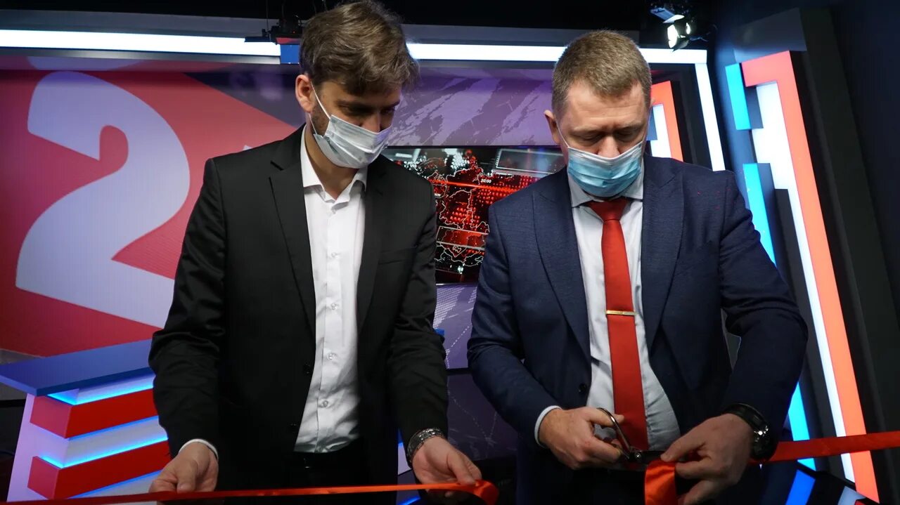 Выпуск новостей 1 канал. Беломорско-балтийский канал 1 шлюз. Заставка новости 1 канал. Фон студии новостей 1 канала. Первый канал.