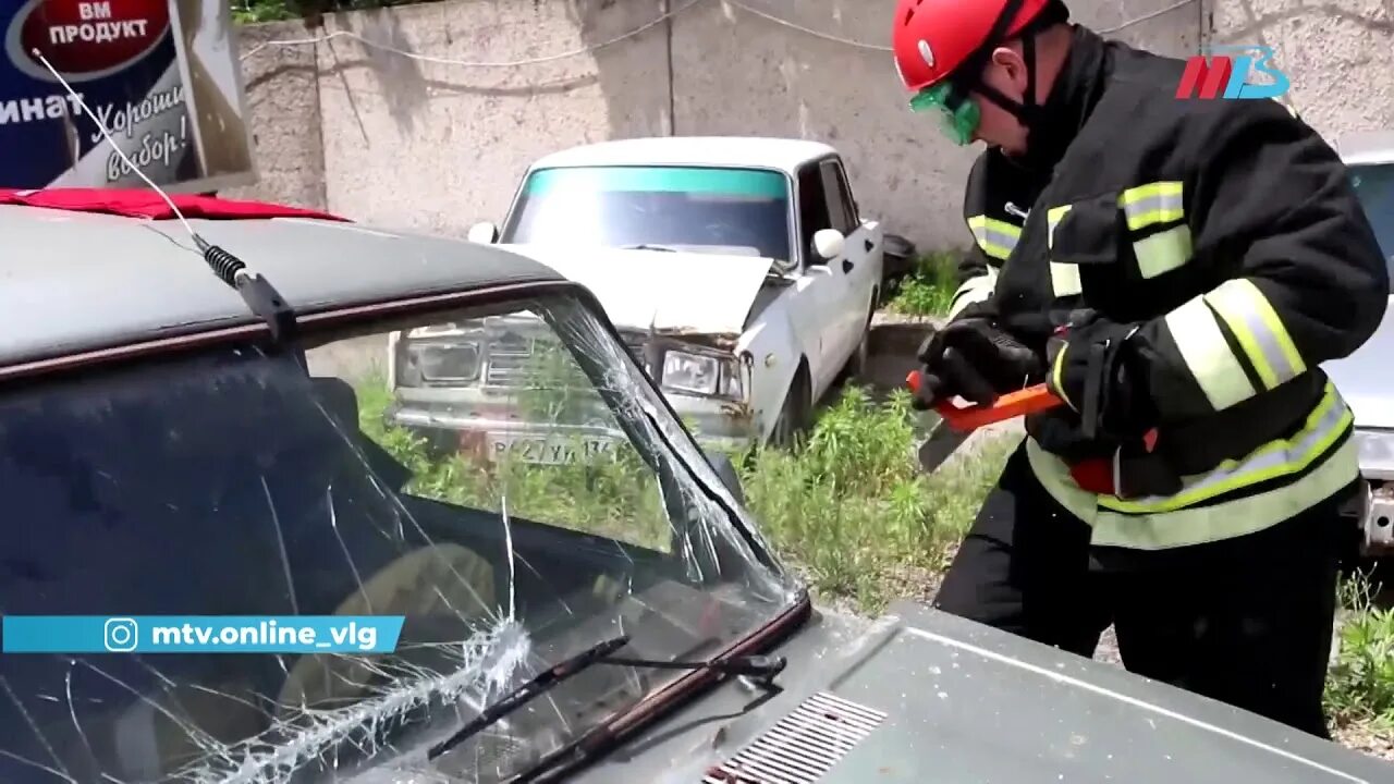 Деблокирование пострадавших при дтп. Деблокирование автомобиля. деблокирование пострадавших.