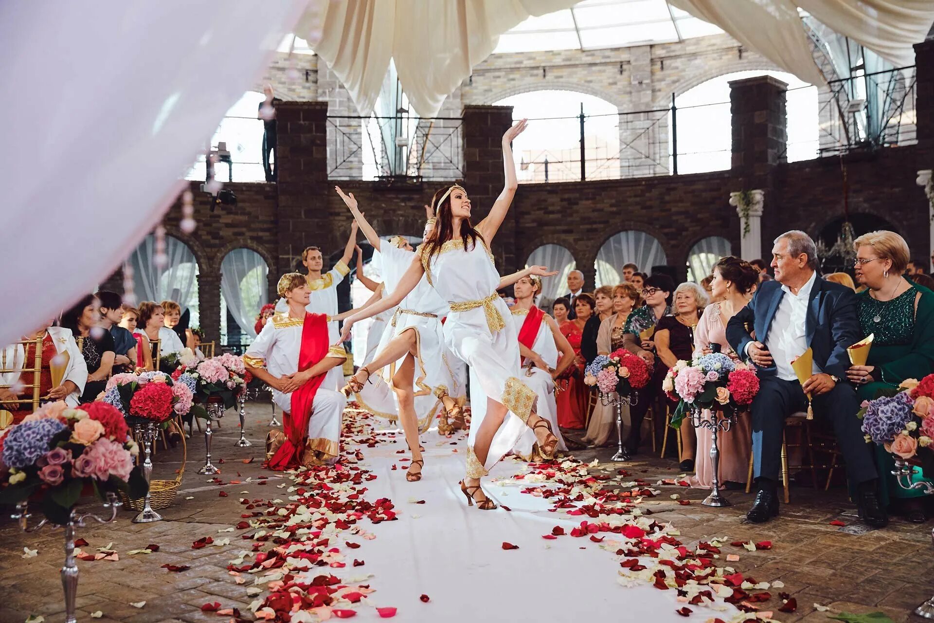Сколько празднуют свадьбу в россии. Греческая свадьба. Свадебные традиции в Греции. Греческая свадьба традиции.
