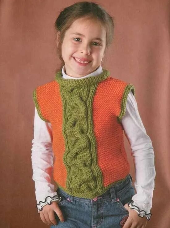 жилетка для девочки спицами. светлана берсанова жилетка для мальчика. детский вязаный жилет. безрукавка детская вязаная. вязаные детские жилетки для девочек.