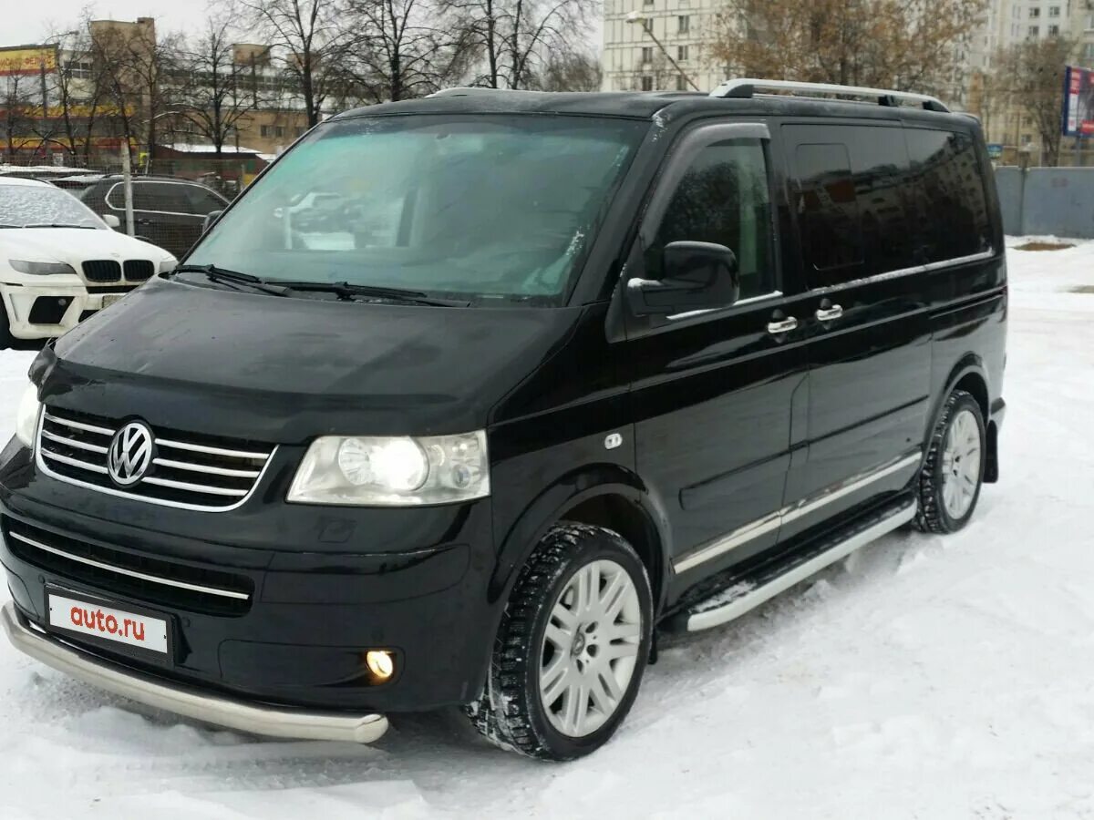 Купить минивэн бу в москве и московской. Volkswagen Multivan t5 Black. Volkswagen Multivan t5 черный. VW Multivan t5 2007. Фольксваген Мультивен т5 черный.