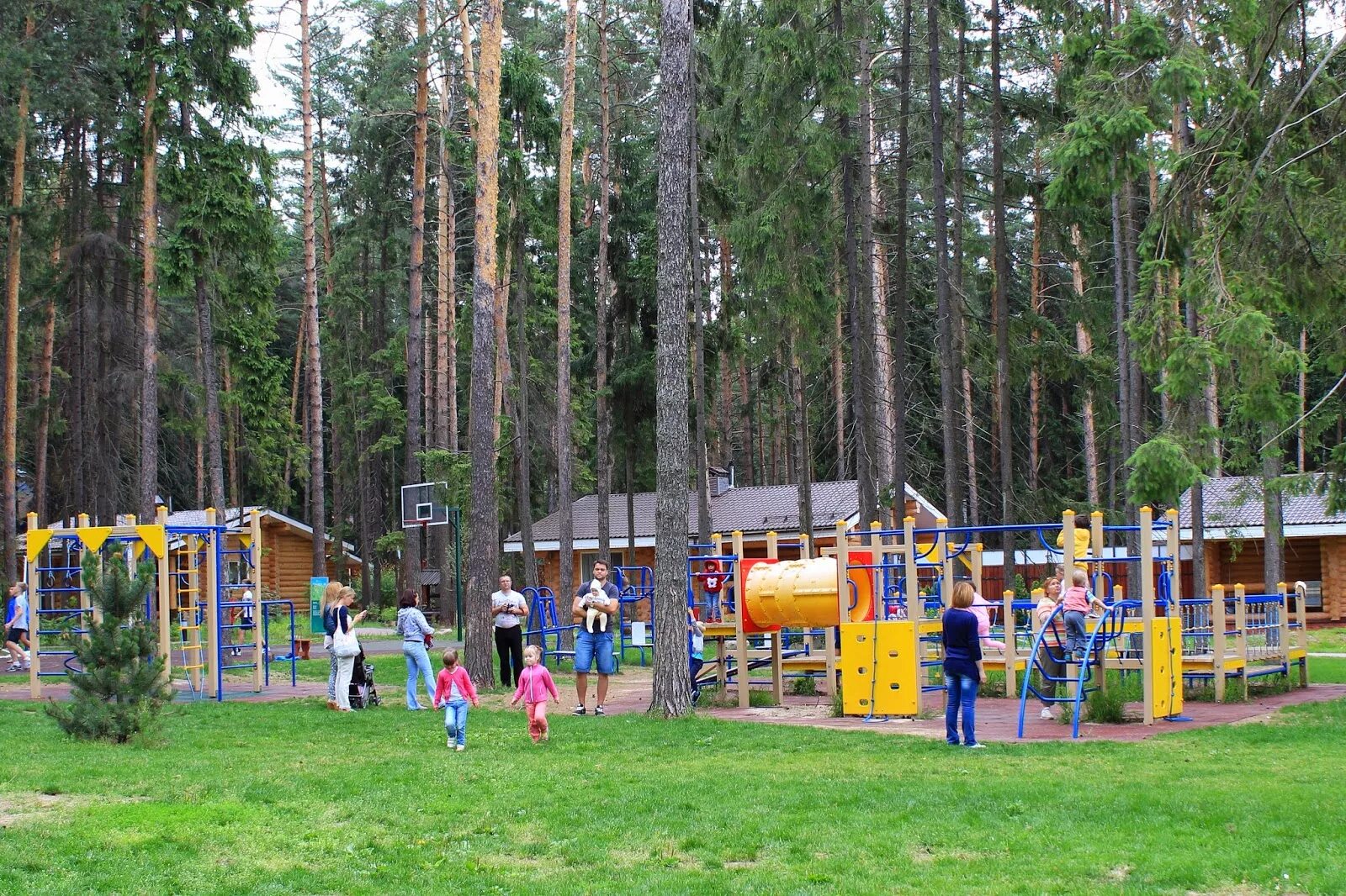 База отдыха море спорта. Изумрудный лагерь Нижний Новгород. База Изумрудное Нижний Новгород. Нижний Новгород турбаза Изумрудное. Изумрудное Горьковское море.