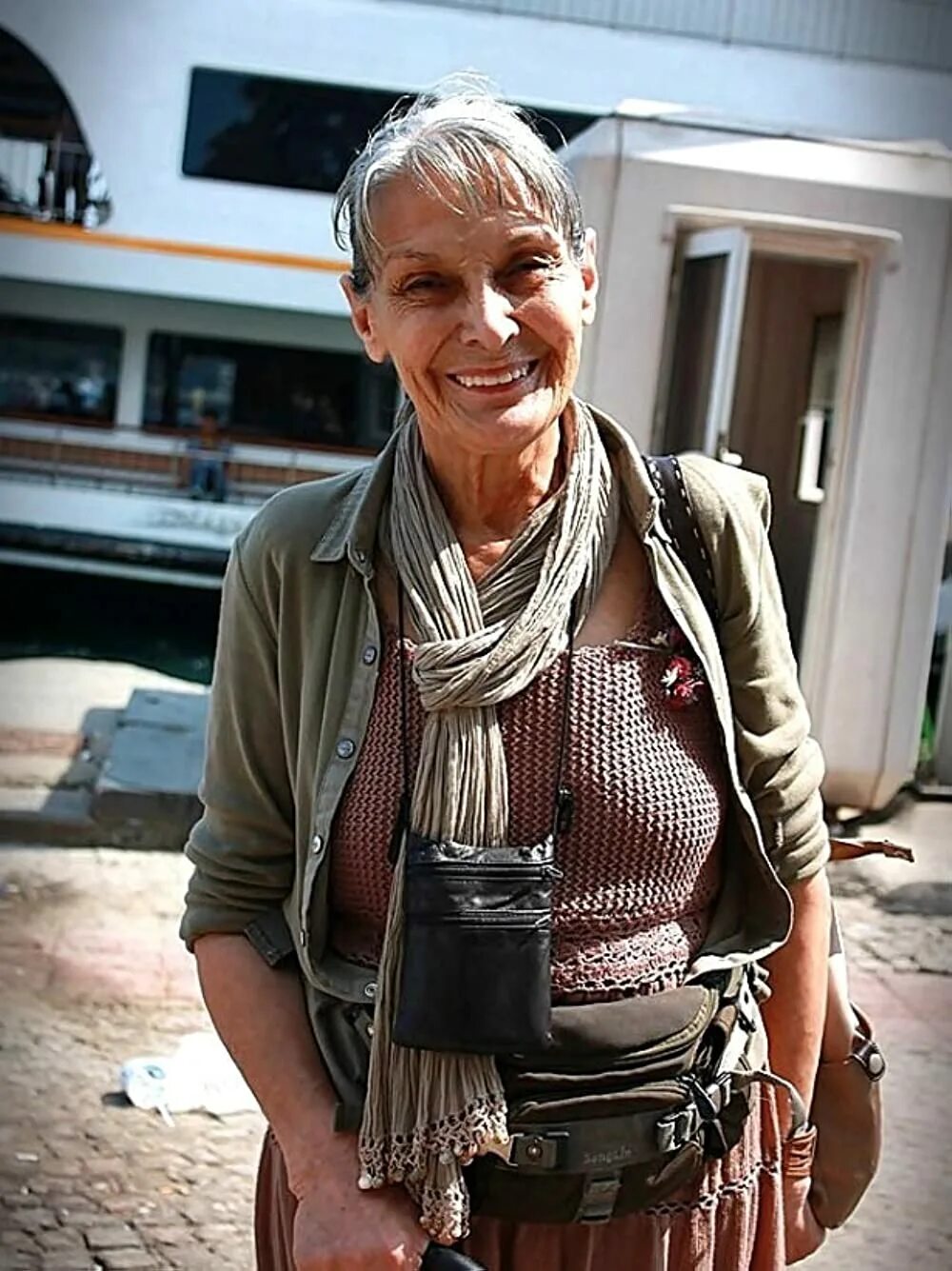 Санджактар. Суна йылдызоглу. Суна селен в молодости. Суна селен. Суна селен.