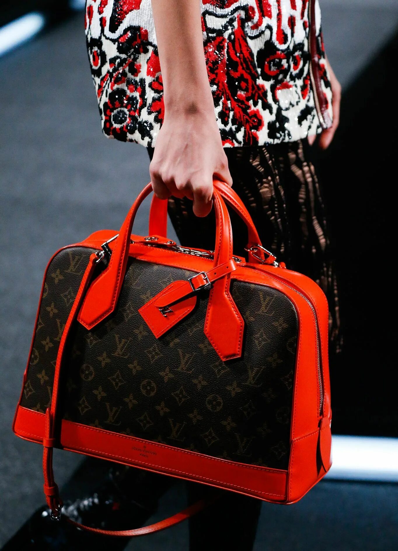 Какие сумки легкие. Сумки Луи Виттон 2022. Louis Vuitton сумки 2022. Луи Виттон сумки женские 2022. Коллекция сумок Луи Виттон 2022.