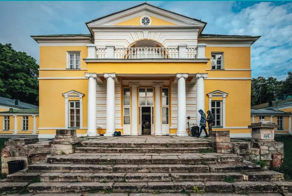 Дом строгановых. Усадьба строгановых москва. парк братцево усадьба строгановых. усадьба братцево в москве. усадьба в тушино братцево.