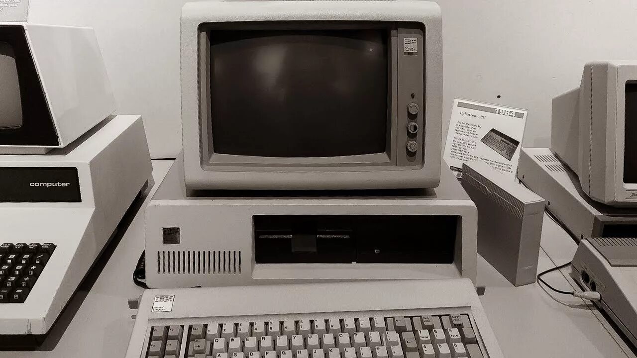 Поколение ibm. Модель IBM PC 5150.. IBM Computer 1980. IBM PC 1980. Компьютер IBM 1983.