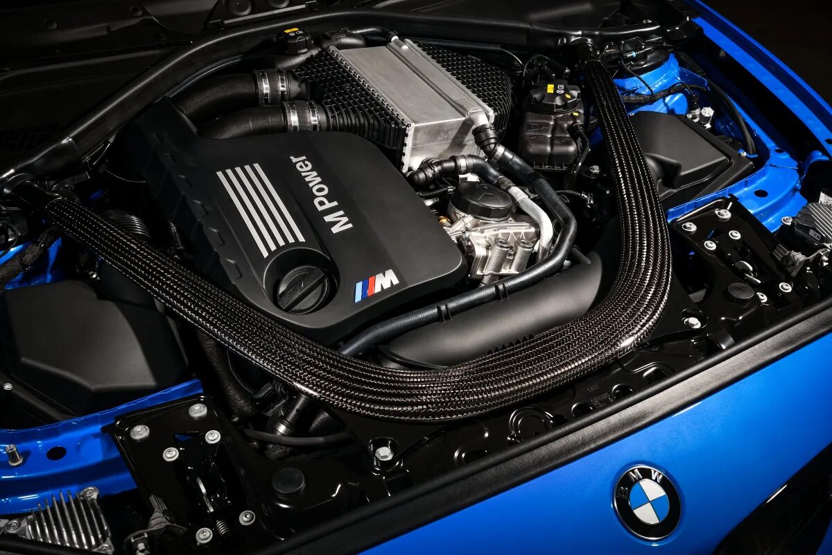 Новые двигатели бмв. BMW m4 мотор. BMW m2 CS. BMW m2 engine. Двигатель БМВ м4.