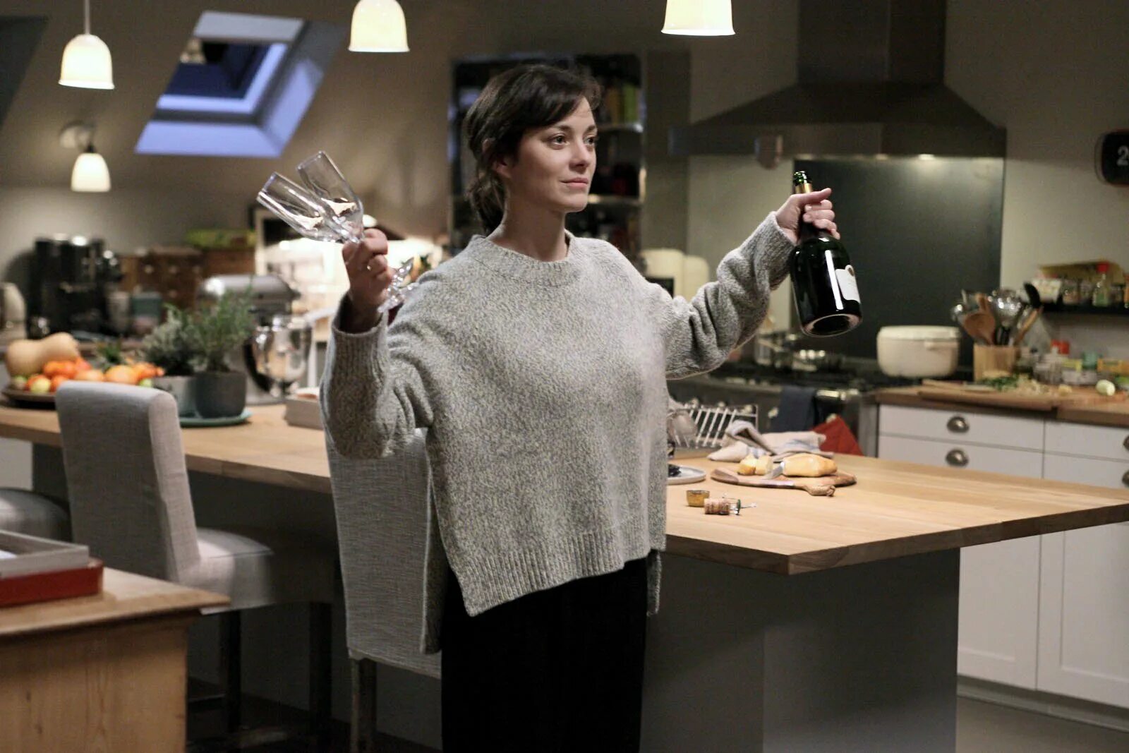 Молод 2017. Вечно молодой фильм 2017. Вечно молодой 2017. Марион котийяр вечно молодой. Фильм куркуль 2016 обложка обложка.