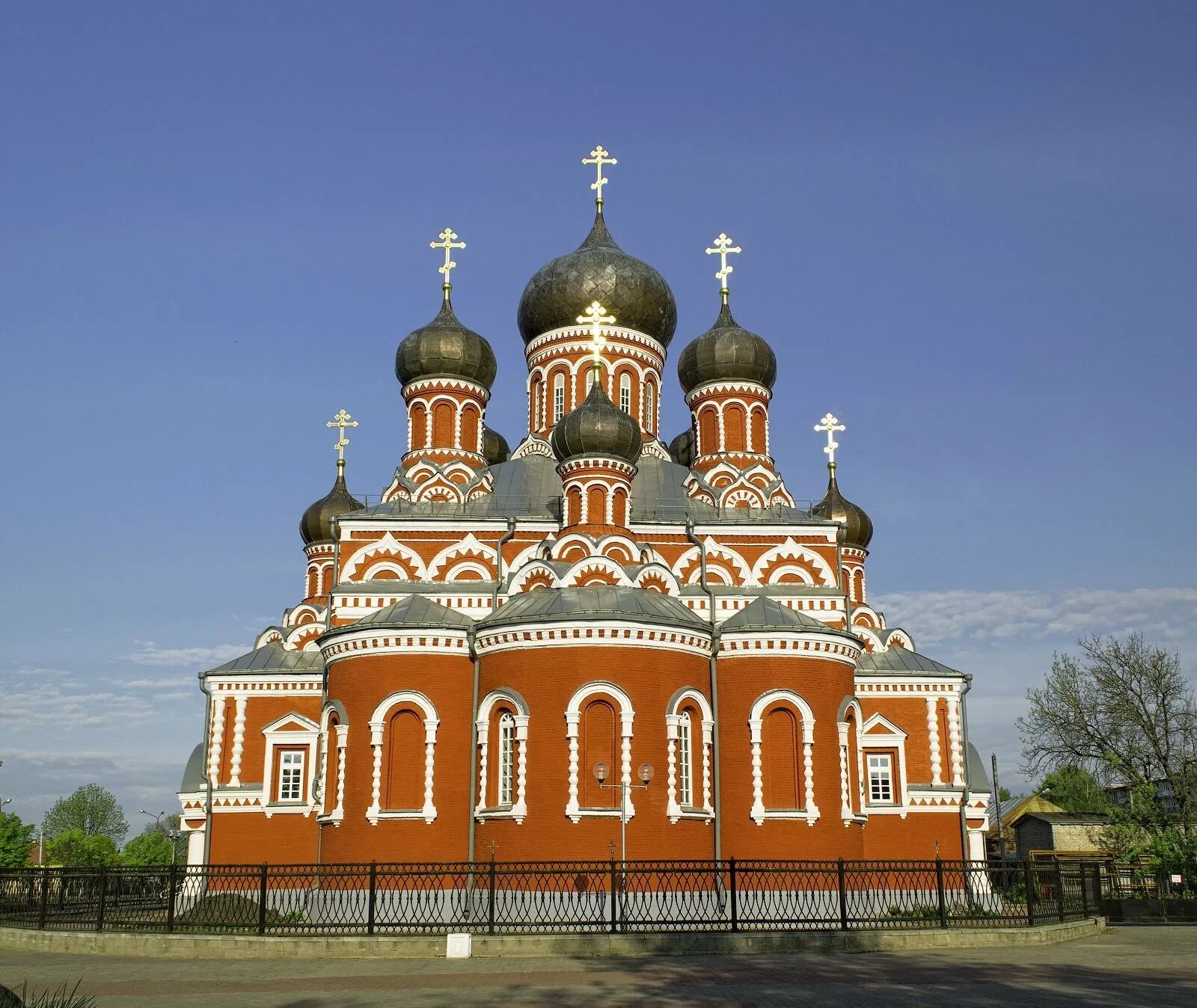 Где город борисов. Воскресенская Церковь Борисово.