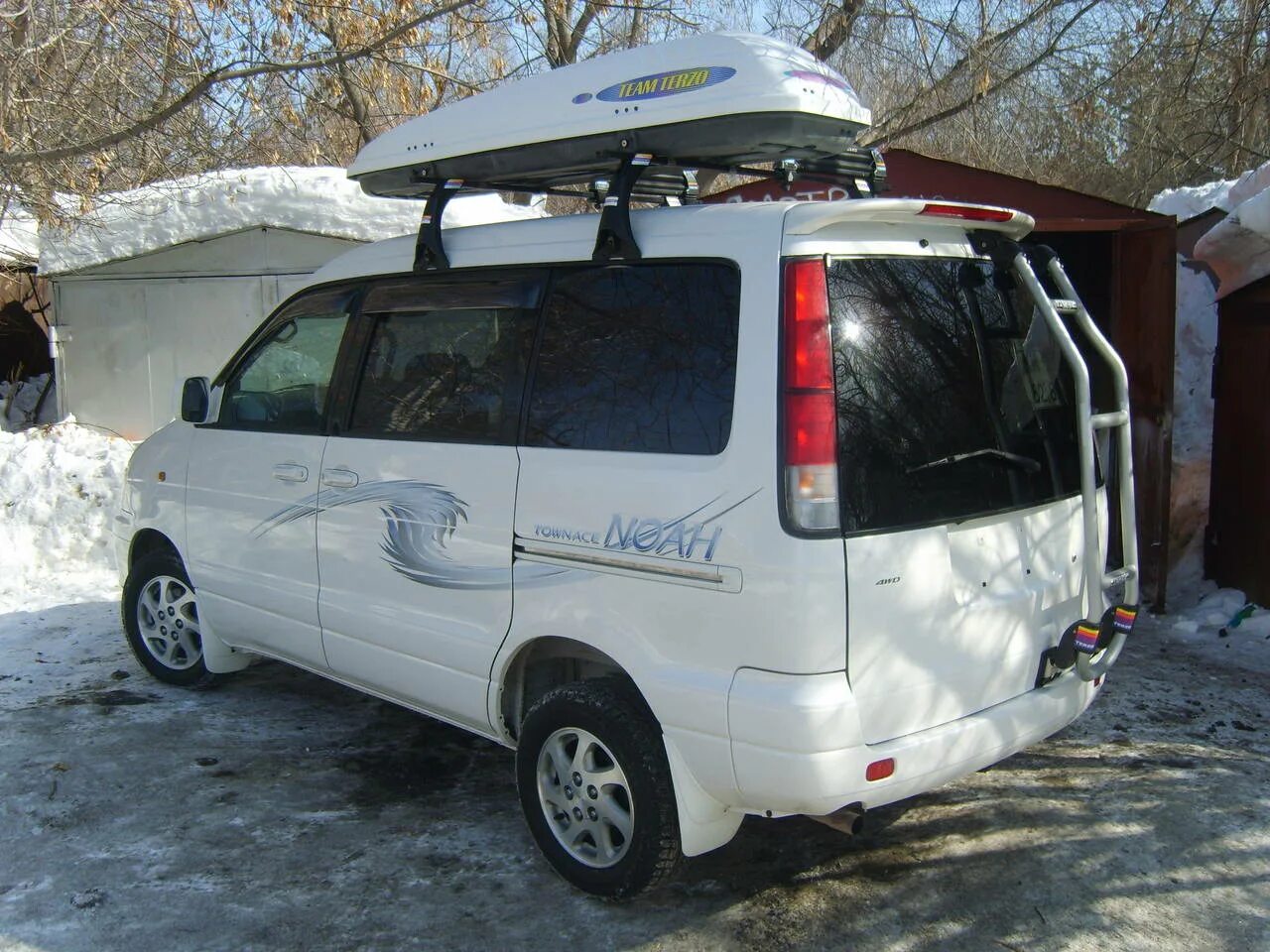 Багажник таун айс. Toyota Town Ace Noah багажник. Toyota Town Ace Noah sr50. Тойота Тайнэйс багажник. Тойота Таун айс Ноах 4wd.