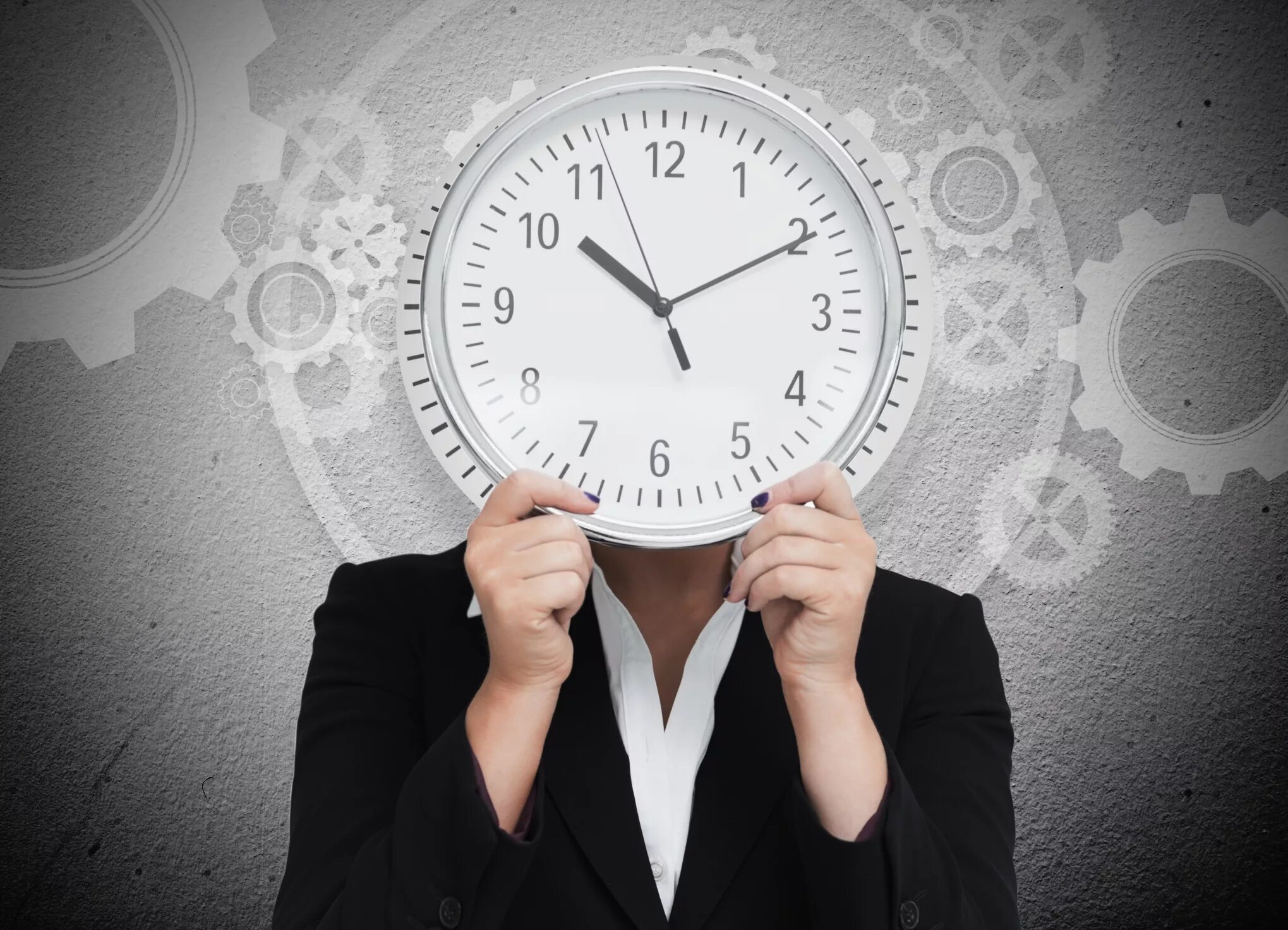 Почему мудро распоряжаться своим временем. Человек с часами. Часы тайм менеджмент. Рабочее время. Ожидание часы.