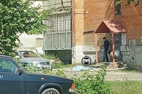 Выпавший из окна мужчина