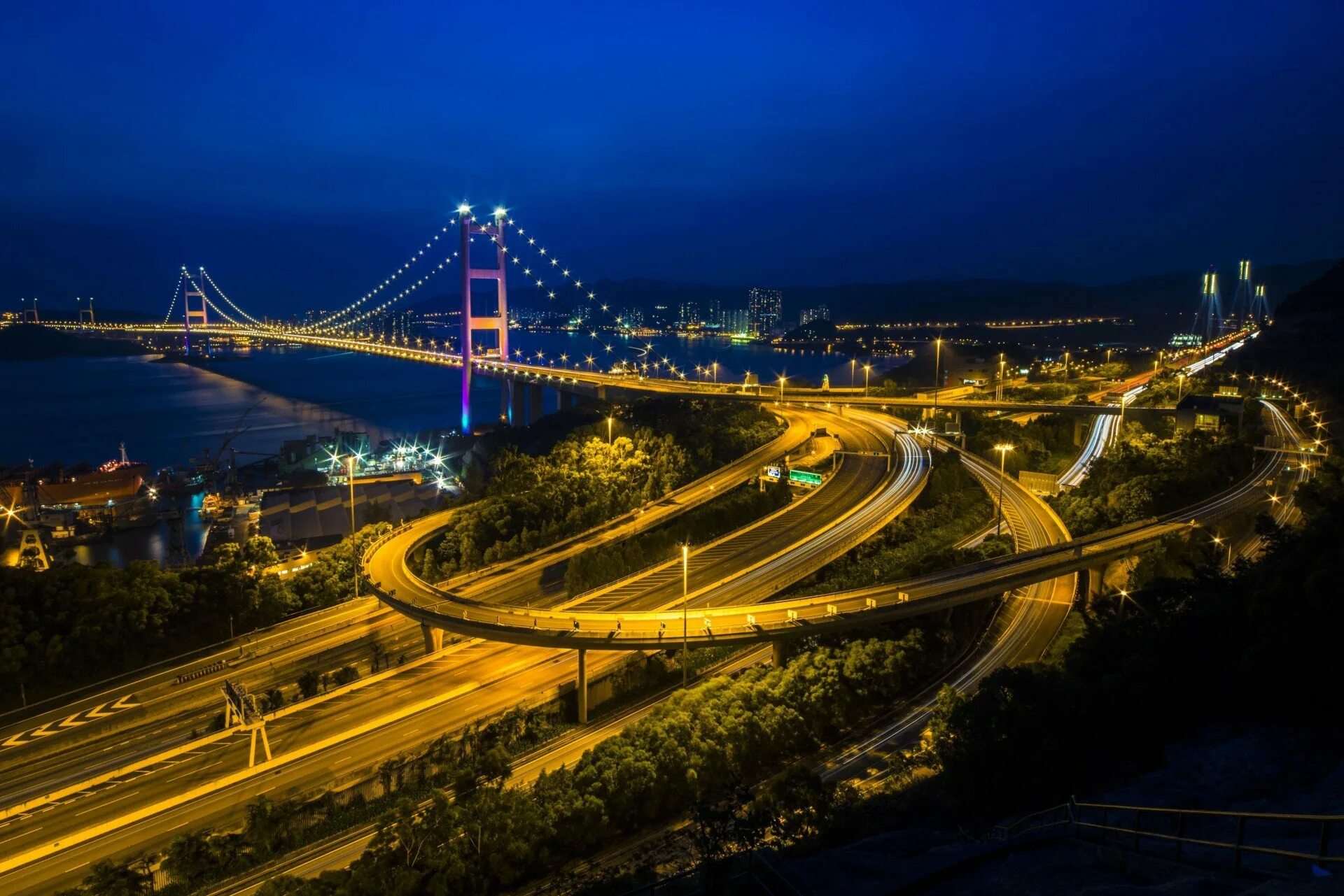 Hong Kong мост. Красивые мосты. Ночной город мост.