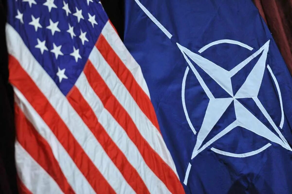 Сша использует союзников. Сша нато. сша нато ес. флаг сша и нато.