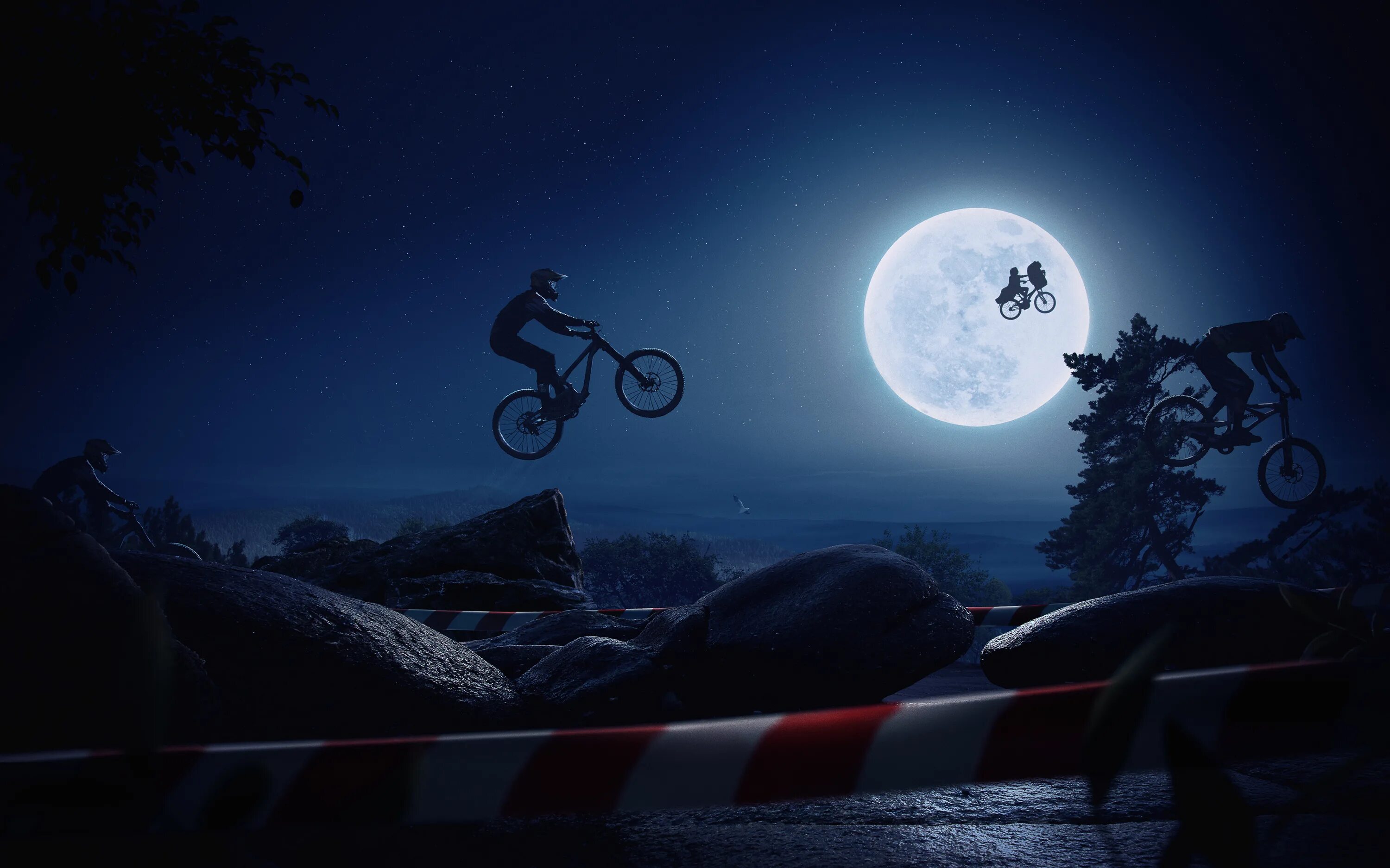 Велосипед фэнтези. Велосипед на Луне. Велосипед в небе. Велосипедист в полнолуние. Напротив луны