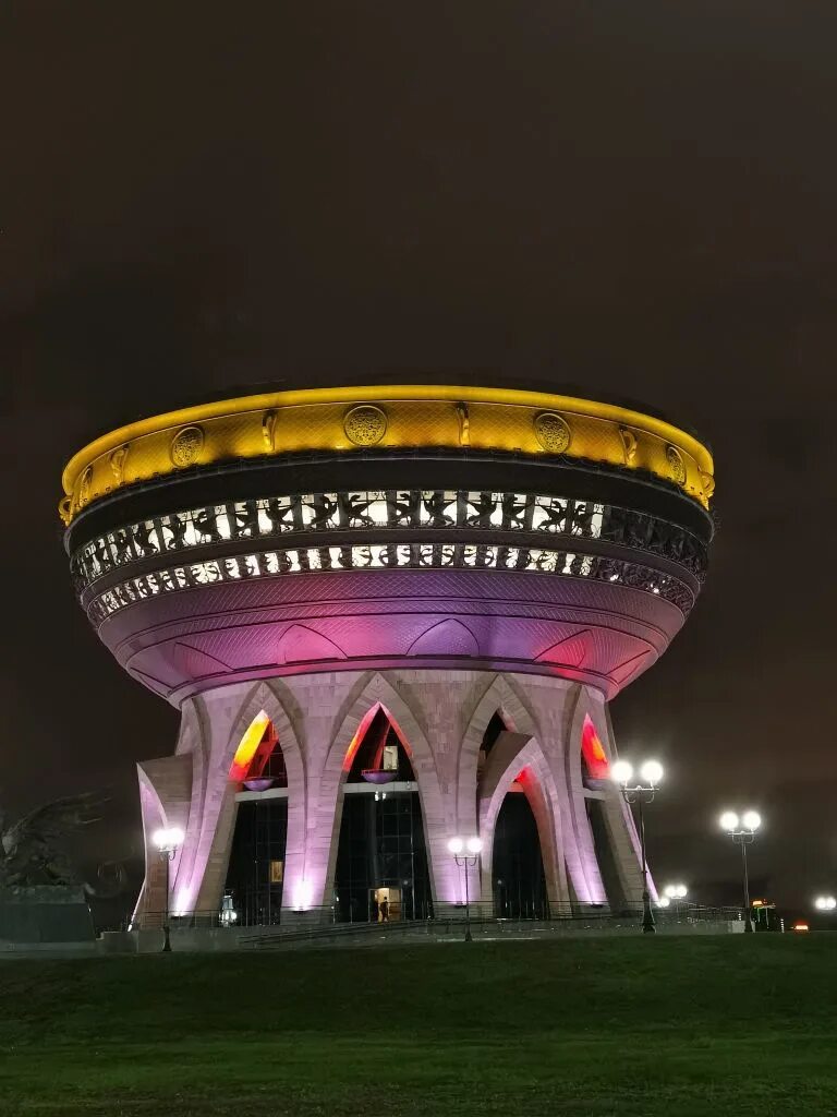 экскурсии в казани 2024 год. елка в кремле казань. экскурсии в казани 2024 год. казань!. фото новогоднего автобусного тура в казани.