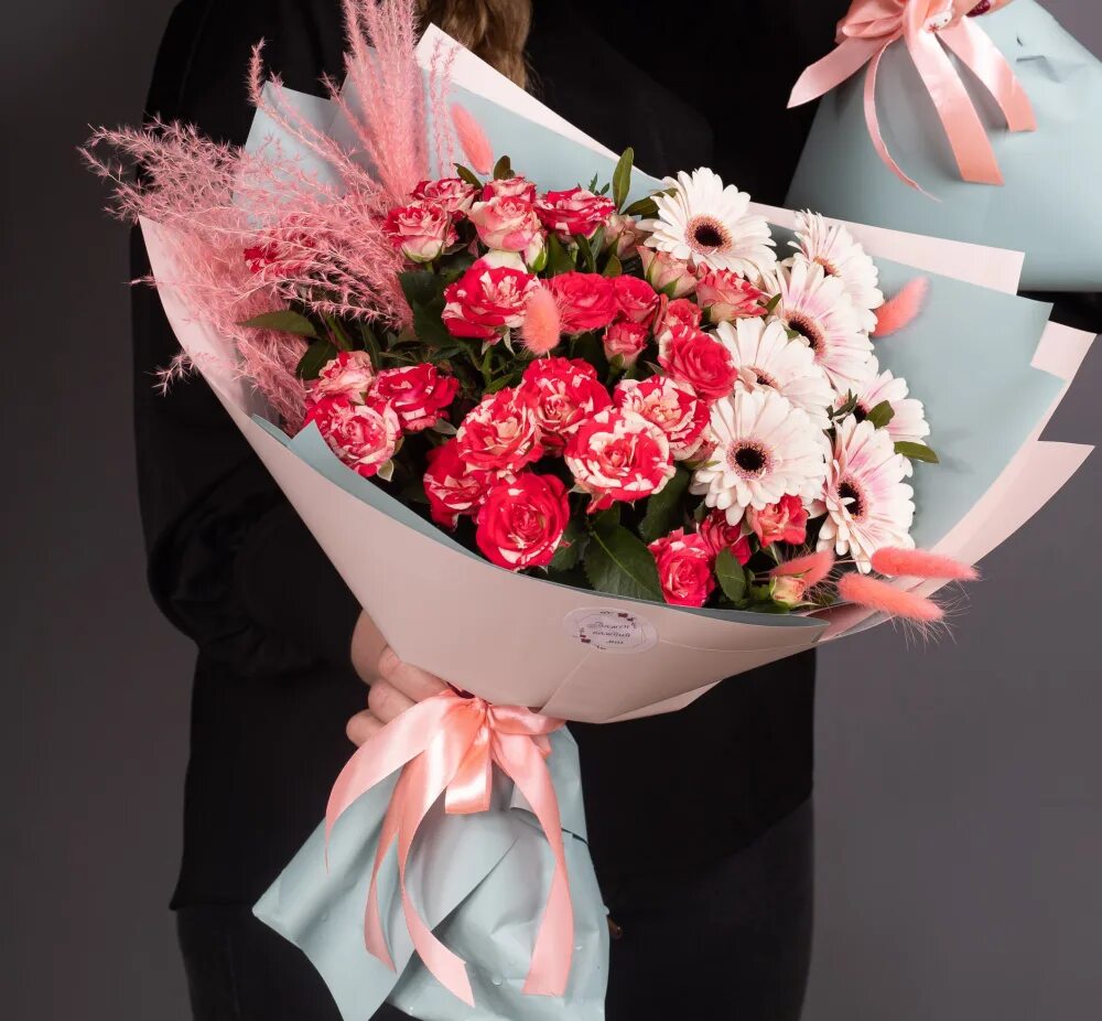 Сто роз. Букет "амели". Букет роз огромный. 100 букетов. 100 букетов.