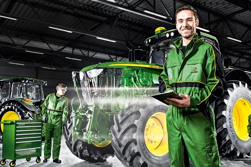 Massey ferguson сельхозтехника. Техобслуживание тракторов. Инженер сельскохозяйственной техники. Магма чамзинка. Механизатор в поле.