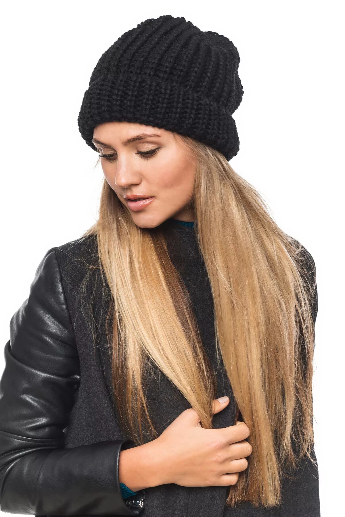 Вяжем шапку черную. Вяжем шапку черную. Шапка бини черная. Шапка вязаная черная. Шапка черная женская.