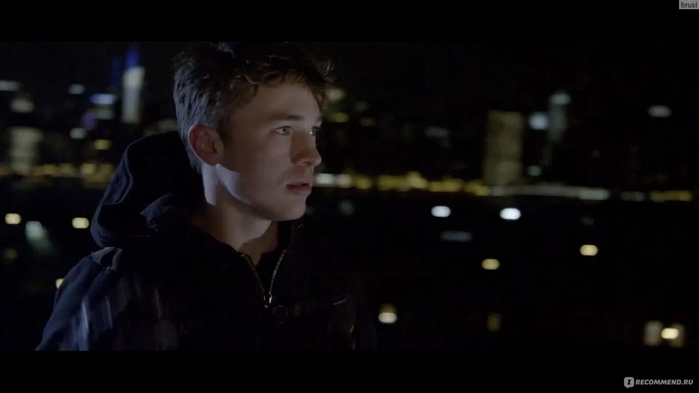 Спортсмены в движении. Убегает без оглядки. Песня лучше беги. Песня лучше беги. Песня лучше беги.