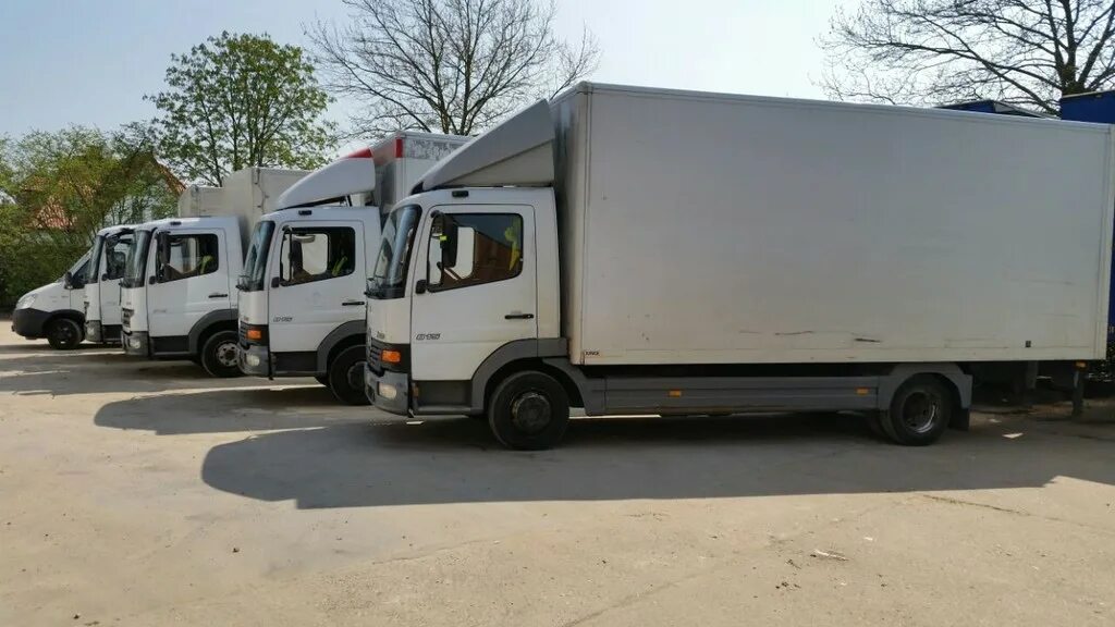 Грузовик 5 7 тонн. Мерседес Атего 7 тонн. Mercedes Atego 7.5 тонн. Мерседес Атего 5 тонник. 5 Тонник с прицепом.