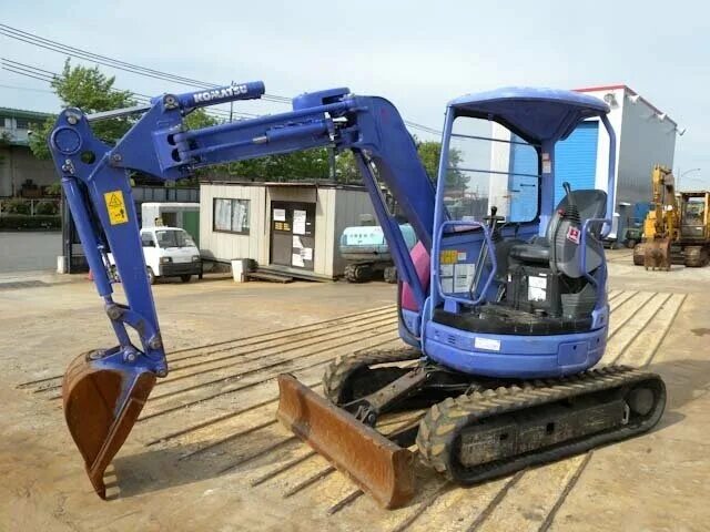 Komatsu pc30uu-3. Мини экскаватор Комацу. Комацу РС 30. Мини экскаватор Каматцу 30uu-3.