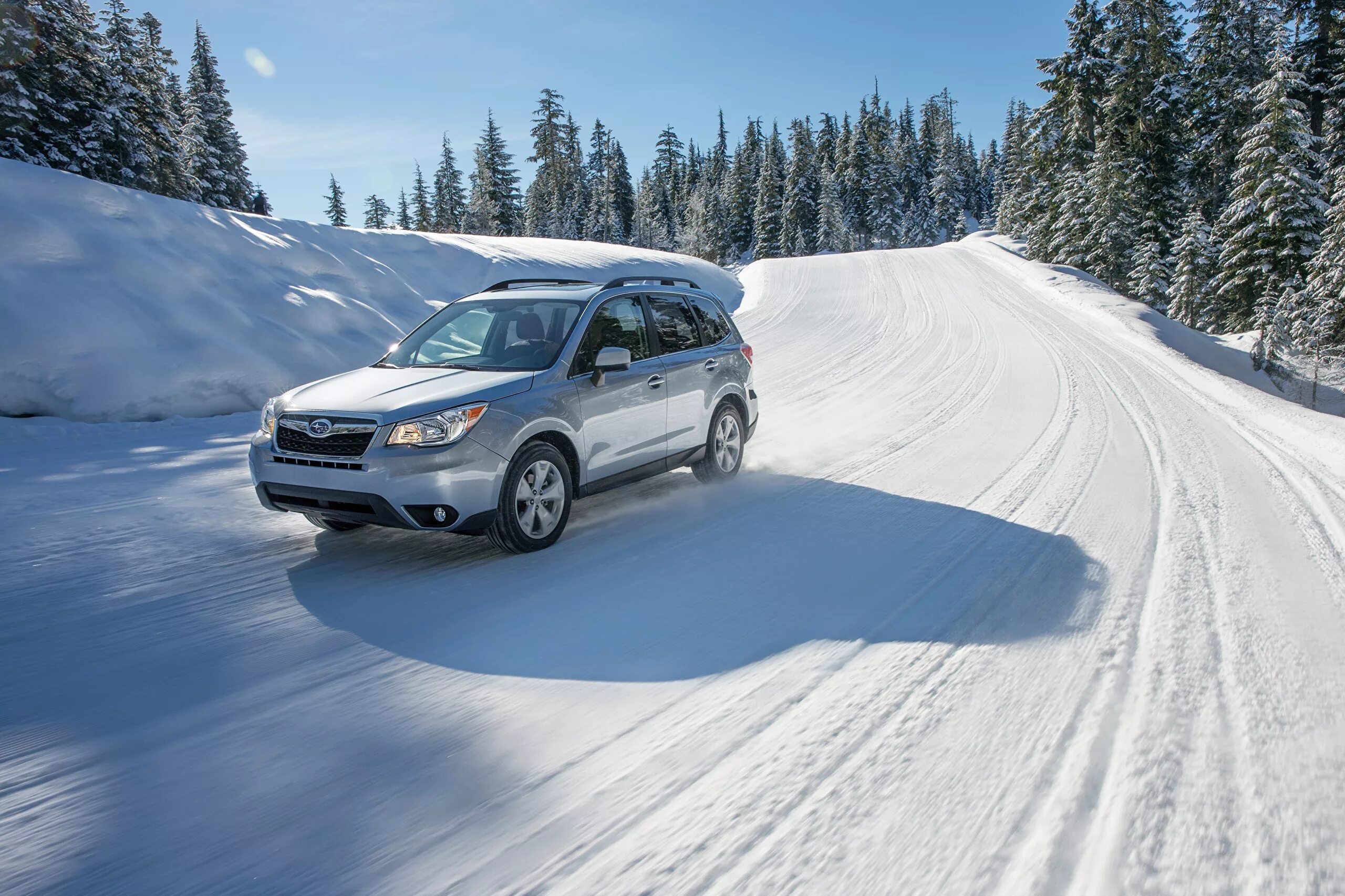 Subaru Forester 2016 серебристый. Субару Форестер 2016 зимой. Субару Форестер зимой серебристый. Авто зимой Субару Форестер.