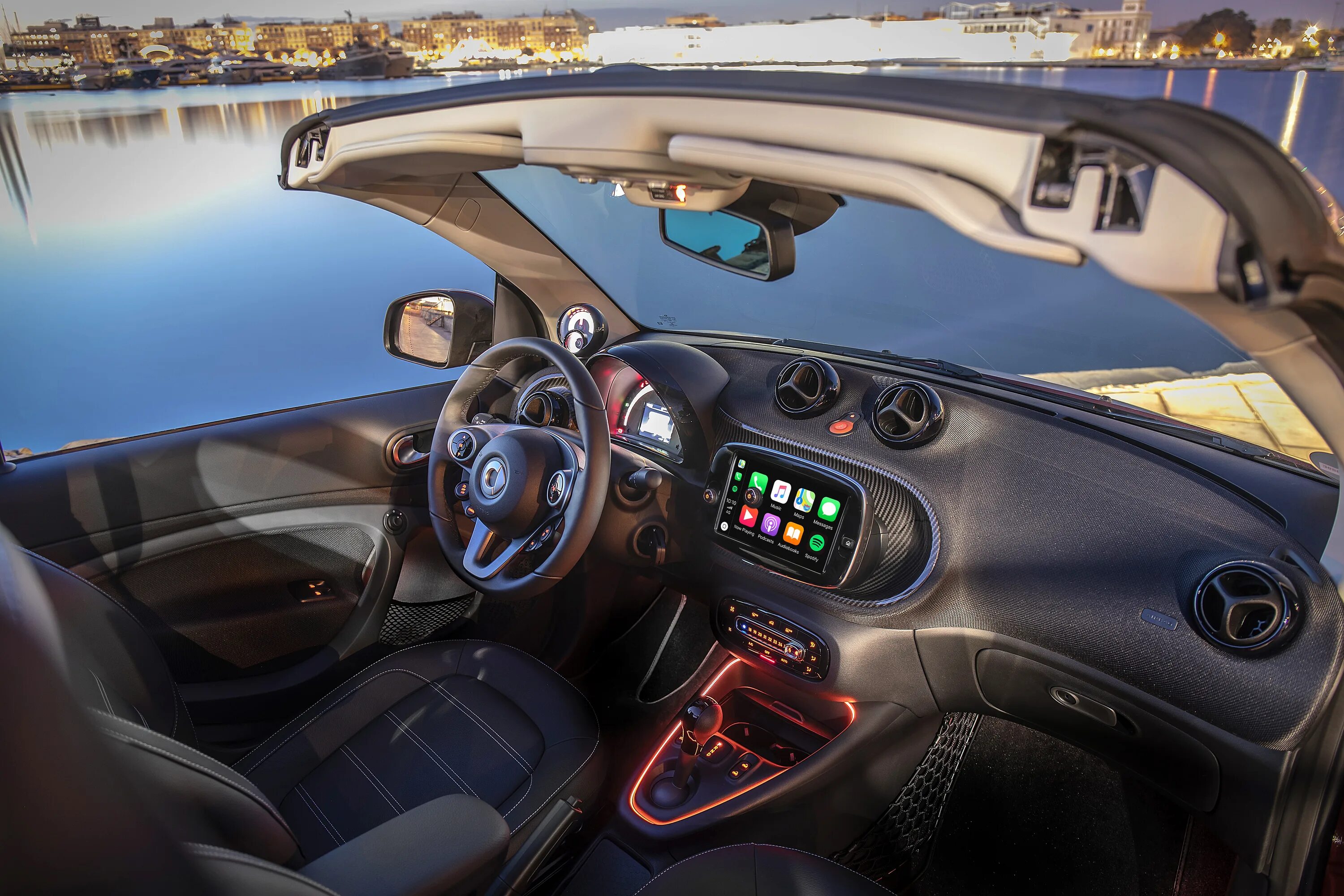 Салон машины торпеда. Салон авто торпеда. Панель иномарки. Торпедо автомобиля. Цифровая приборка шевроле круз.