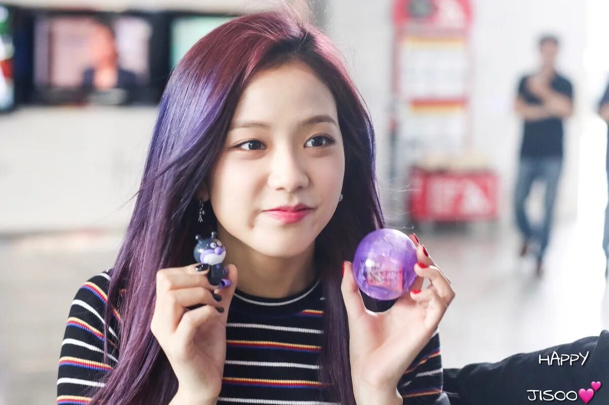 Игрушка джису. Игрушка джису. Джису blackpink. Jisoo blackpink. Джису блэк пинк.